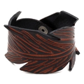 Bracciale polsino in pelle larga retrò con piuma goffrata e chiusura a scatto - Nero Retrò