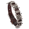 Bracciale punk in pelle marrone con teschi argentati e cinturino con fibbia - Marrone Scuro