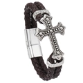 Bracciale da uomo in pelle intrecciata con ciondolo a croce e chiusura magnetica su bianco - Marrone Scuro