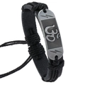 Handgemaakte geweven zwarte leren armband met gegraveerd Om-symbool op metalen plaat - Zwart