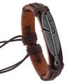 Pulsera vintage de cuero marrón trenzado con colgante de pluma plateada para hombre y mujer - Marrón