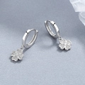 Pendientes de aro trébol de plata de ley 925 con pavé de circonitas blancas brillantes - Plata 925 / Oro blanco
