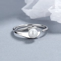 Verstellbarer Ring aus 925er Sterlingsilber mit weißer Perle in Wassertropfen-Fassung - Einstellbar Offen / Weißgold