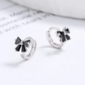 Pendientes de aro de plata de ley 925 con diseño de lazo de circonita negra - Plata 925 / Oro Blanco/Par