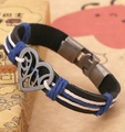 Pulsera de cuero negro artesanal con dije de corazón y detalles de cuerda trenzada - Negro Hombre