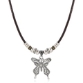 Collana boho vintage con ciondolo a farfalla, cordino marrone e perline metalliche - Ciondolo A Farfalla / Marrone