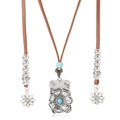 Boho-Halskette mit Gänseblümchen-Anhänger und Türkisperle auf braunem Lederband - Hellbraun