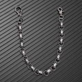 Dettaglio delle maglie a teschio vintage e chiusure in metallo in stile punk dark - Argento Antico