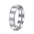 Detail shot of 6mm matte brushed silver ring with polished bevelled edge accents - US 13 / Silver