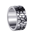 Polished 10mm wide stainless steel ring with black cracked pattern and brushed inner surface - US 7 / Silver
