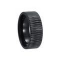 Macro de la bague 8mm noire mate avec rainures verticales en acier inoxydable 304 - US 7 / Noir