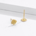 Ohrstecker aus 925 Sterling Silber in Muschelform mit Gold-Finish und Rippenmuster - 925er Silber / Gold
