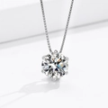 Elegante S925 Silberhalskette mit glänzendem Zirkonia-Solitäranhänger in Kronenfassung - Anhänger Mit 0.6mm Box-Kette (XL054) / 925er Silber