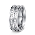 Detalle de anillo plateado con doble hilera de circonitas de corte cuadrado - US 6 / Doble Fila Plata