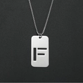 Collier argenté avec pendentif lettre F ajouré en acier et chaîne à mailles carrées - F (Pendentif Unique)