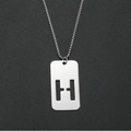 Collier avec pendentif rectangulaire argenté et lettre H ajourée sur chaîne acier - H (Pendentif Unique)