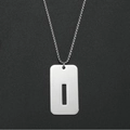 Collier minimaliste argenté avec pendentif rectangulaire creux et chaîne vénitienne - I (Pendentif Unique)