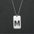 Collier plaque d'identité minimaliste en argent avec lettre M évidée en acier - M (Pendentif Unique)