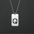Collier pendentif rectangle argenté minimaliste avec lettre Q ajourée sur chaîne perlée - Q (Pendentif Unique)