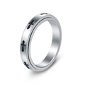 Détail de la bague rotative de 4 mm en acier titane brossé avec motif de croix - US 5 / Argenté