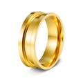 Moderner vergoldeter Edelstahlring mit minimalistischem Rillendesign in der Mitte - Größe 5 / 8MM Flache Kante Gold