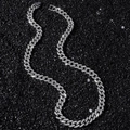 Collana a catena cubana da 9mm color argento con cristalli su fondo di ghiaia nera - 45 cm / Argento