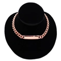 Collana cubana in oro rosa con piastra ID rettangolare su busto per gioielli nero - Oro rosa