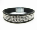 Elegante bracciale in velluto nero con quattro file di strass scintillanti e fibbia magnetica - Bianco