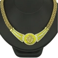 Collana con ciondolo testa di leone dorata con cerchio di strass e catena intrecciata - Verde