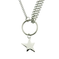 Detalle de cadena asimétrica de acero plateado con anillo y colgante de estrella - Plateado