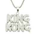 Detalle de collar hip hop plateado con colgante King Kong de letras con cristales - Cadena de caja 0.3*75cm / Plateado