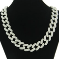 Macro detail van zilveren Cubaanse schakelketting met glanzende pavé-zirkonia - Zilver (18inch)