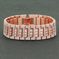 Dettaglio del bracciale hip hop in oro rosa con maglie a H e pavé di pietre preziose - Oro rosa
