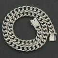 Dettaglio catena cubana hip-hop argento con chiusura decorata da cristalli scintillanti - Collana da 16 Pollici / Argento