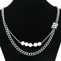 Collana a doppio strato con catena cubana argento e perle e ciondolo con lettera gotica - Argento-Collana a Doppio Strato