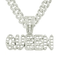 Détail du pendentif QUEEN argenté serti de diamants baguette et grosse chaîne cubaine - Ensemble Collier Lettre Queen / Argenté