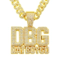 Hip-Hop-Halskette mit vergoldetem DBG-Anhänger und Zirkonia-besetzter kubanischer Kette - Goldenes Halsketten-Set