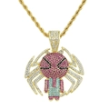 Macro-opname van hiphop spin-hanger met kleurrijke strasstenen aan een gouden touwketting - 0,3 * 60 cm twist ketting / Goud (Spin)