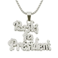 Dettaglio del ciondolo Bitch for President con strass su catena a scatola d'argento - Stile Lettera Catena a Scatola / Argento