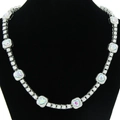 Dettaglio ravvicinato della collana tennis argentata con ciondoli a cuore in opale - Collana / 20inch / Argento