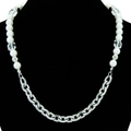 Collana moderna con perle e catena in metallo argento con perline di cristallo su base - Collana