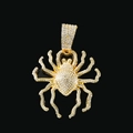 Dettaglio del ciondolo a forma di ragno hip hop dorato con strass scintillanti incastonati - Ciondolo Ragno Oro Solo (Senza Catena)