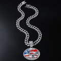Dettaglio del ciondolo aquila con bandiera USA e catena cubana con strass lucidi - Aquila Argentata (Con Catena Cubana da 50cm) / Argento