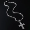 5mm silberne Tennis Kette mit luxuriösem Kreuzanhänger, besetzt mit glänzenden Zirkonia Steinen - Silber (Kreuz) - Mit Tennis-Kette