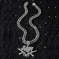 Chaîne cubaine argentée avec pendentif BABY et breloques fusils croisés - Parure Collier Double Fusil BABY / Argent