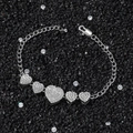Bracciale a catena argentata stile hip hop con cinque ciondoli a cuore con cristalli - 21cm / Bracciale / Argento