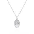Minimalistische S925 Sterlingsilber Marienmedaille Halskette auf weißem Hintergrund präsentiert - 925 Silberkette Und Anhänger / Weißgold