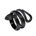 Dettaglio dell'anello a serpente nero avvolto con squame realistiche e trame - US 7 / Nero