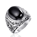 Anello vintage in acciaio titanio con gemma nera ovale e decorazioni retrò a rilievo - US 7 / Turchese Nero Sintetico