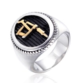 Anello vintage da uomo in acciaio con intaglio a motore e trama nera opaca - US 7 / Bicolore (Oro e Argento)